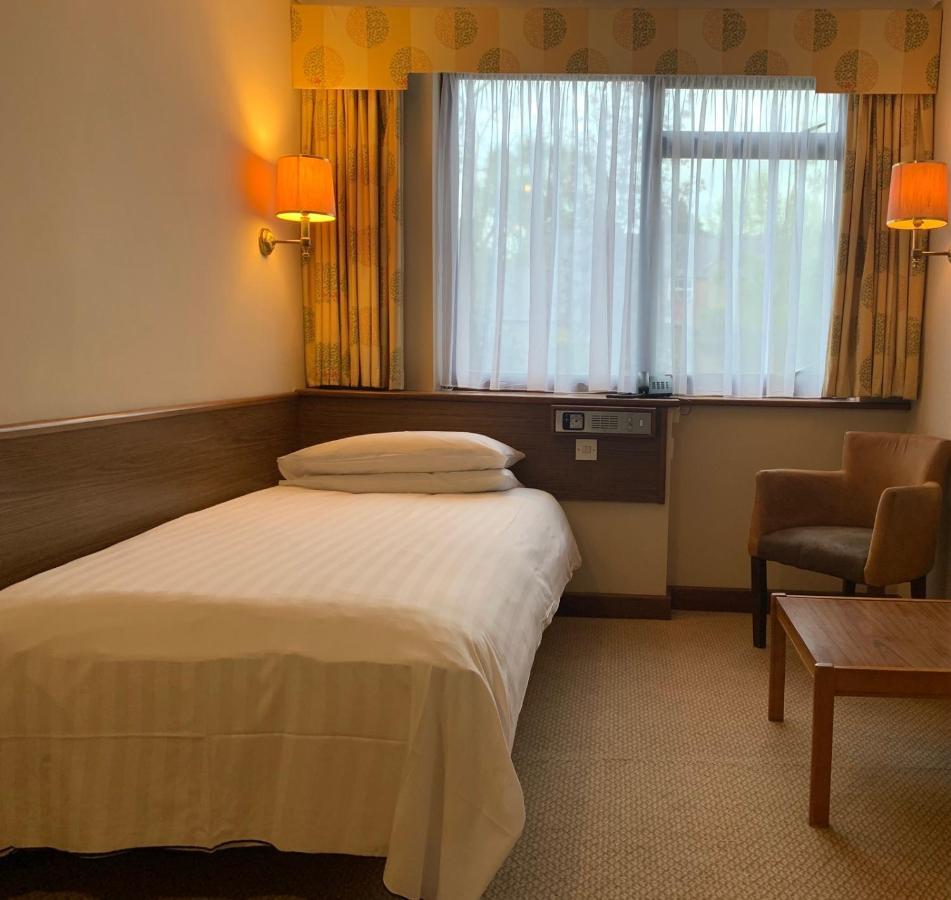 Littlebury Hotel Μπίσεστερ Εξωτερικό φωτογραφία